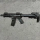 Сигнально-шумовий AR-15 (чорний) — репліка, пластикова цівка та рукоять, для зйомок і сигналізації (автоматична гвинтівка AR-15) - изображение 2