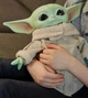 Игровая фигурка плюшевый Грогу (Малыш Йода) Star Wars в меховой куртке MATTEL 28 см Мандалорец Зеленый - изображение 13