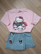 Костюм для девочки Boyboy с принтом Hello Kitty, футболка и джинсовая юбка-шорты, рост 116 см - изображение 5