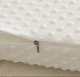 Ортопедическая подушка Memory Foam 30×50 см с эффектом памяти и подарочной коробкой, белая KT7006091 - изображение 3