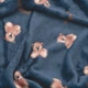 Плед ARDESTO Flannel 100% поліестер полуторний 160х200 см плюшеві ведмедики (ART0131PB) - зображення 4