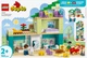 Zestaw klocków LEGO DUPLO Town Nowoczesny dom rodzinny 3 w 1 z figurkami 166 elementów (10470) - obraz 1