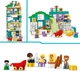 Zestaw klocków LEGO DUPLO Town Nowoczesny dom rodzinny 3 w 1 z figurkami 166 elementów (10470) - obraz 3