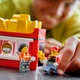 Zestaw klocków LEGO CITY Food truck z frytkami 216 elementów (60488) - obraz 8
