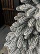 Искусственная литая заснеженная елка Роял высотой 0.7 м роскошная пышная новогодняя елка в круглом белом горшке с густыми ветками Зеленый - изображение 3