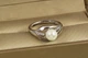 Кольцо Xuping Jewelry Дума с жемчужиной р 18 серебристое - изображение 1
