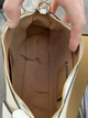 Женская сумка Coach Teri White Shoulder Bag In Signature Canvas белая кожаная - изображение 9