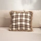 Наволочка Homla Abedo у клітинку з хутряною облямівкою 45 x 45 см (5906496749537) - зображення 5