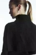 Комір жіночий cos open-side roll-neck vest 1108459001 Чорний - изображение 4