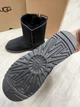Жіночі уггі Середні Чорні Замшеві з Гудзиком Зваровскі UGG Medium Black Suede Button Svarovsky (38, чорний) - зображення 7