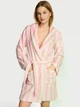 Плюшевий халат Victoria's Secret Cozy Plush Robe M/L біло-рожева смужка 27161697 - зображення 1