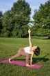Килимок для йоги та фітнесу PowerPlay 4010 PVC Yoga Mat Рожевий (173x61x0.6) - изображение 8