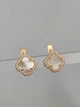 Серебряные серьги в позолоте в стиле Van Cleef Ван Клиф клевер с Перламутром и камушками (ЛК-013631перп) - изображение 1