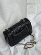 Сумка жіноча Classic 1.55 Small Single Flap Premium чорний через плечі - зображення 3