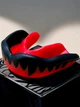 Капа для бокса боксерская для мма детская подростковая бокс GDragon Sport для боксеров карате тхэквондо кикбоксинга тайского бокса единоборств хоккея защитная для зубов спортивная Вампир с клыками силиконовая из термопластика Черно-красная 1_2_m_4 - изображение 10