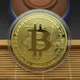 Колекційна криптовалютна монета "Біткоїн" (Bitcoin/BTC) у захисному кейсі - изображение 3