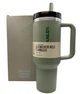 Термос термочашка Stanley Quencher ProTour Flip Straw Tumbler 1,18 л з нержавіючої сталі Sage Green KT7001954 - зображення 1