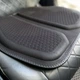 Ортопедическая гелевая подушка на сиденье автомобиля с адаптацией под тело пользователя 47x47 см черная - изображение 6