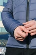 Стильная демисезонная куртка Intruder крепкая, многофункциональная, утепленная, "Memory" с прорезиненной молнией и защитой от непогоды синяя/XL - изображение 8