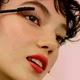 Туш для вій з ефектом об'єму та підкручування в міні форматі Benefit Fan Fest Fanning & Volumizing Mascara Mini, 3g - зображення 3