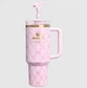 Термокружка Stanley 1913 x LoveShackFancy Holiday Quencher® H2.0 FlowState™ Tumbler | 40 OZ 1180 мл у подарунковій коробці рожевий з бантиками - изображение 5
