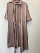 Женское платье миди на запах с рукавом Ария STYLE NIKA MKSN2425 - 50, Капучіно - изображение 4
