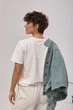 Однотонна футболка з вишитим написом колір молочний ONE SIZE FL_002929 - зображення 2