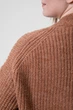 Жіночий в’язаний кардиган Верес з кишенями SEWEL 50-52 XL Світло-коричневий (sw-2000000302706) - изображение 9