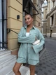 Женский летний льняной костюм рубашка оверсайз и свободные шорты на резинке оливковый 42/44 - изображение 3