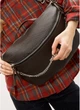 Женская кожаная сумка бананка под ноутбук с декоративной цепочкой SAMBAG Коричневый (507204626) - изображение 5