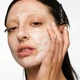 Пінка для глибокого очищення SKIN1004 Madagascar Centella Poremizing Deep Cleansing Foam 125 ml - зображення 2