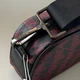 Сумка через плечо Лакоста The Blend Crossbody Black/Red - изображение 3