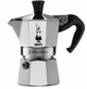 Гейзерна кавоварка Bialetti Moka Express 130 мл (3 чашки) з алюмінію срібляста (0001162) - зображення 1