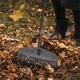 Грабли для листьев Fiskars Solid M 1063089 - изображение 4