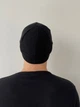 Теплая мужская флисовая шапка для межсезонья черная - изображение 3