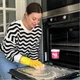 Набір для прибирання The Pink Stuff Cleaning Paste Kit Sqeezy, (паста 850 г + губка) - зображення 2