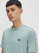 Футболка Fred Perry Taped Ringer Блакитна — розмір L - зображення 3