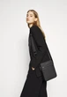 Сумка кроссбоді через плече MICHAEL KORS HENRY FLIGHT Crossbody Bag BLACK 33F9LHYC6U (27669) - зображення 2