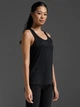 Спортивная майка женская 2XU WR6928a_BLK/SRF M Черная (9336340933618) - изображение 1