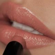 Victoria Beckham Beauty Posh Lipstick — кремовая помада с эффектом бальзама, Twist 2 г - изображение 4