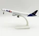 Модель літака Boeing 777 FedEx Express 1:300 металева лита колекційна модель грузового авіалайнера 20 см - зображення 1
