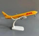 Модель літака Boeing 737 DHL 1:300 металева лита колекційна модель грузового авіалайнера 20 см - зображення 3