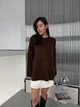 Женский объемный свитер коричневого цвета 36521 One Size - изображение 4