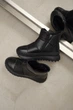 Жіночі зимові уггі PARADIZE SHOES із чорної шкіри з блискавкою на високій підошві 37 розмір (устілка 24 см) - зображення 4