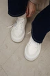 Женские зимние кроссовки PARADIZE SHOES из белой кожи с меховой опушкой на высокой подошве 36 размер (стелька 23,4 см) - изображение 3