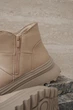 Жіночі демісезонні уггі PARADIZE SHOES із темно-бежевої шкіри з блискавкою на високій підошві 39 розмір (устілка 25,5 см) - зображення 3
