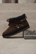 Женские короткие зимние угги PARADIZE SHOES из темно-коричневой замши со шнуровкой и меховой опушкой на низкой подошве 39 размер (стелька 25,5 см) - изображение 2