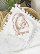 Крестильное полотенце для девочки Family Tradition велюровая махра с вышивкой и бахромой 100х100 см белое Дитя и мать - изображение 2