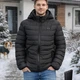 Куртка с подогревом USB, теплая электрическая термокуртка с 3 режимами нагрева, капюшоном и теплоизоляционной подкладкой для зимы, работы, отдыха и туризма, унисекс для мужчин и женщин, 4XL Черная, ZYMK-26-4XL-Black - изображение 1