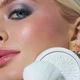 Подвійна пудра (розсипчаста і компактна) з пензлем Kiko Milano Snow-Kissed Holiday My Setting Duo Face Powder 18.5 г - изображение 5